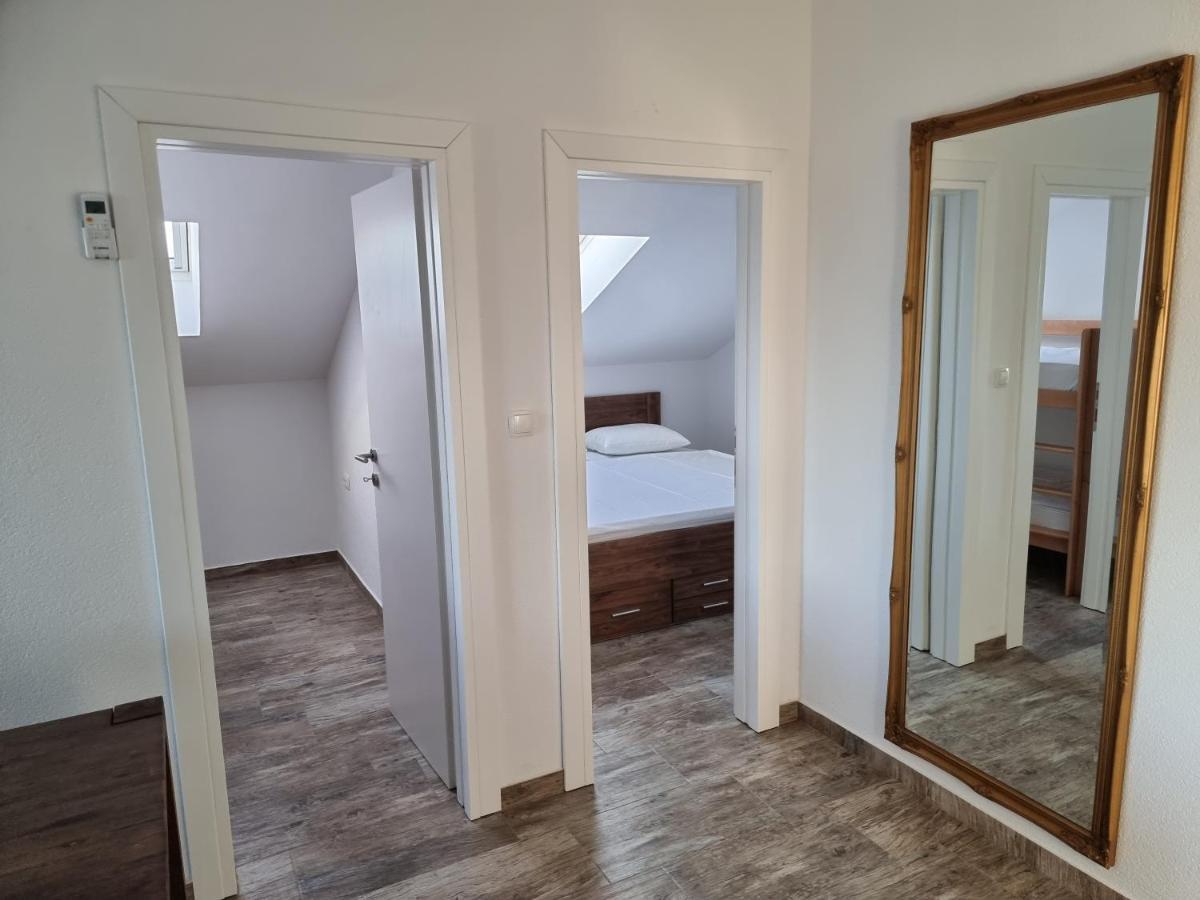 Aksa Residences Vir Luaran gambar