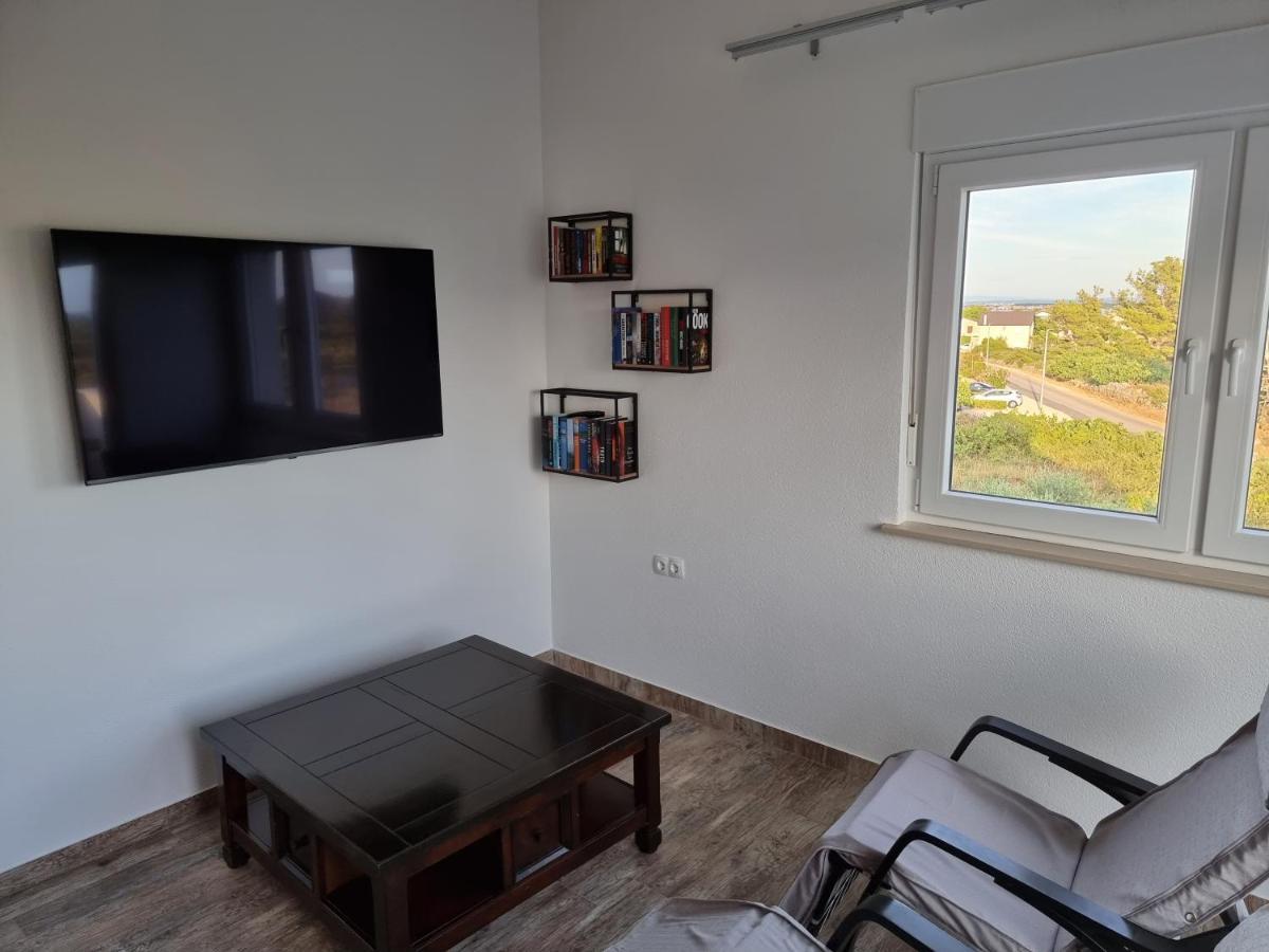 Aksa Residences Vir Luaran gambar