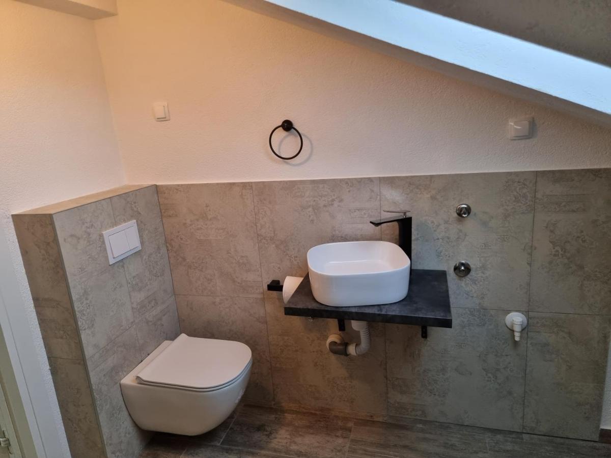 Aksa Residences Vir Luaran gambar