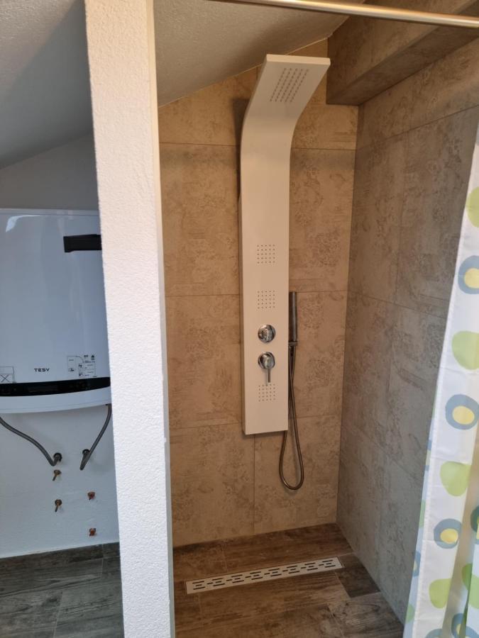 Aksa Residences Vir Luaran gambar
