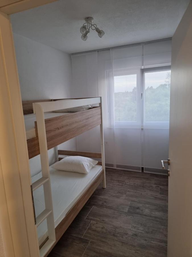 Aksa Residences Vir Luaran gambar
