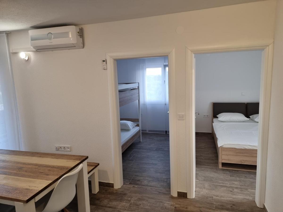 Aksa Residences Vir Luaran gambar