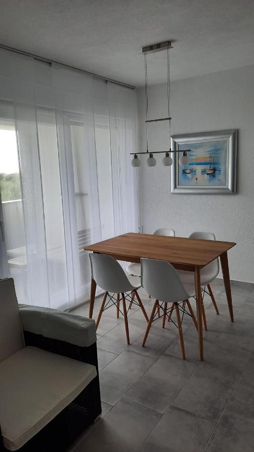 Aksa Residences Vir Luaran gambar
