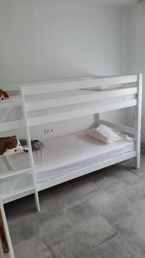 Aksa Residences Vir Luaran gambar