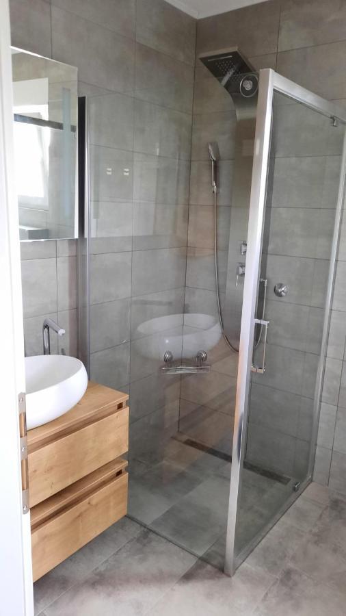 Aksa Residences Vir Luaran gambar