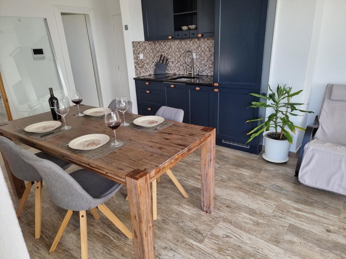 Aksa Residences Vir Luaran gambar